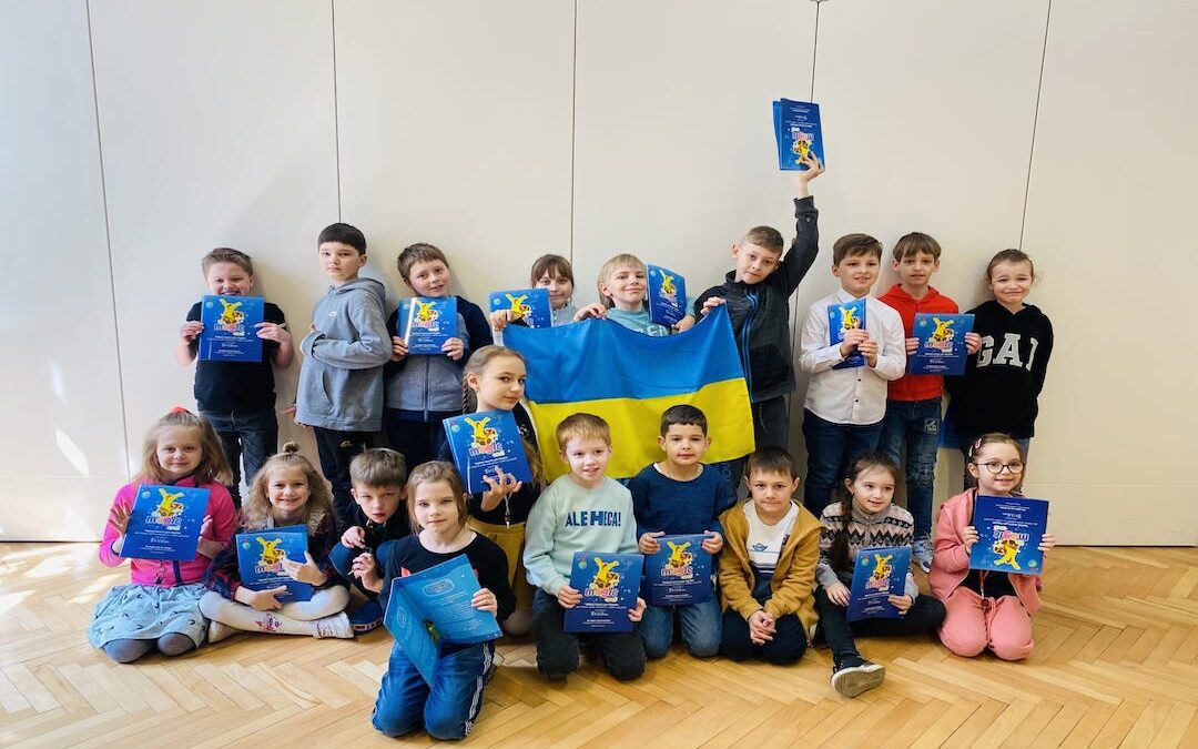 Aussie kids sending Magic Hearts to children in Ukraine